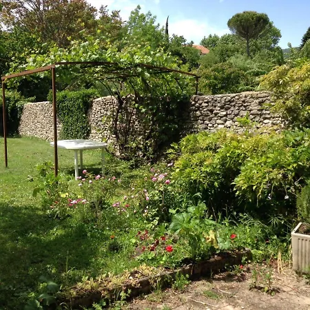 Bed & Breakfast Lilas Et Glycine *