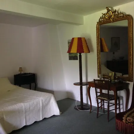 Lilas Et Glycine Bed & Breakfast