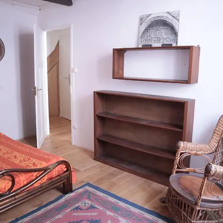 Lilas Et Glycine Bed & Breakfast